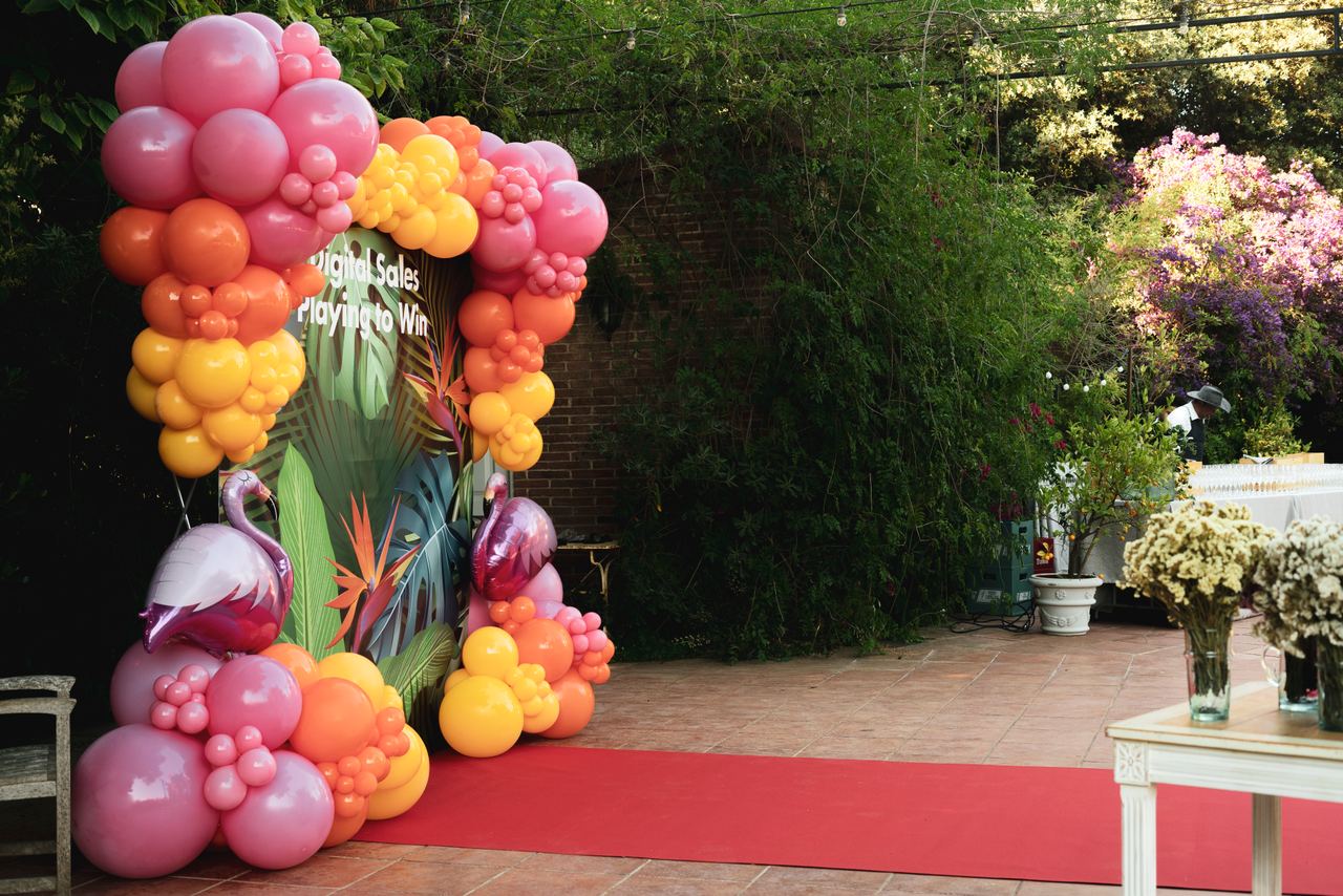 Escena del evento ADP Summer Party Cuban en Barcelona — producción Bacus Events
