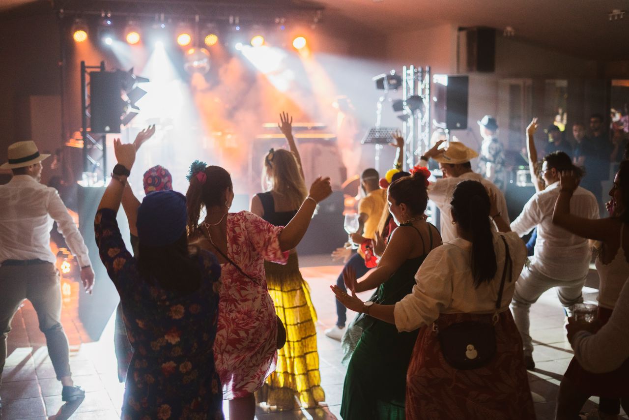 Escena del evento ADP Summer Party Cuban en Barcelona — producción Bacus Events