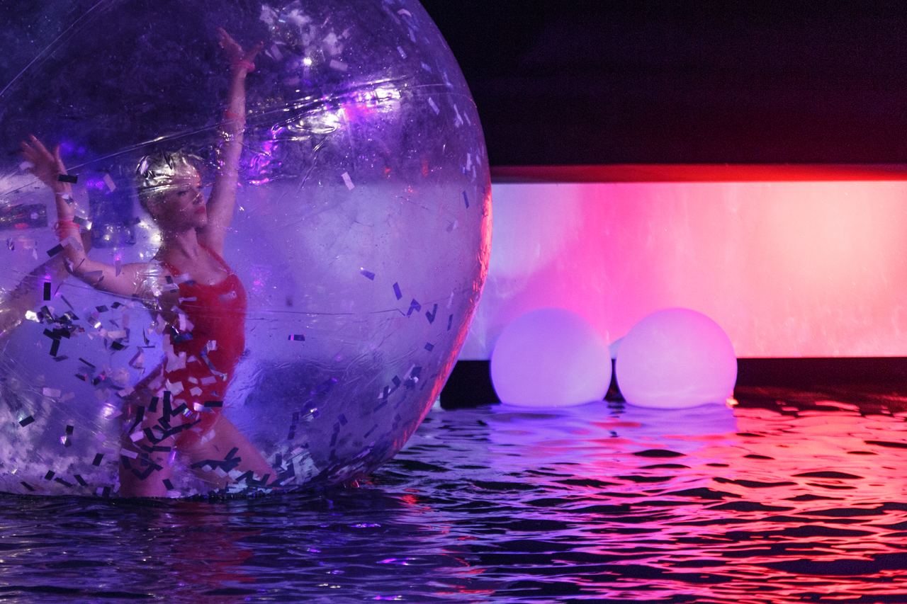 Modelos y atletas en la pasarela Arena sobre el Atlántico — producción Bacus Events