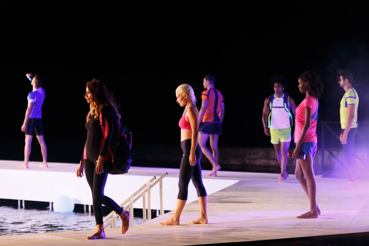 Pase de colección Arena Río 2016 sobre piscina natural — producción Bacus Events