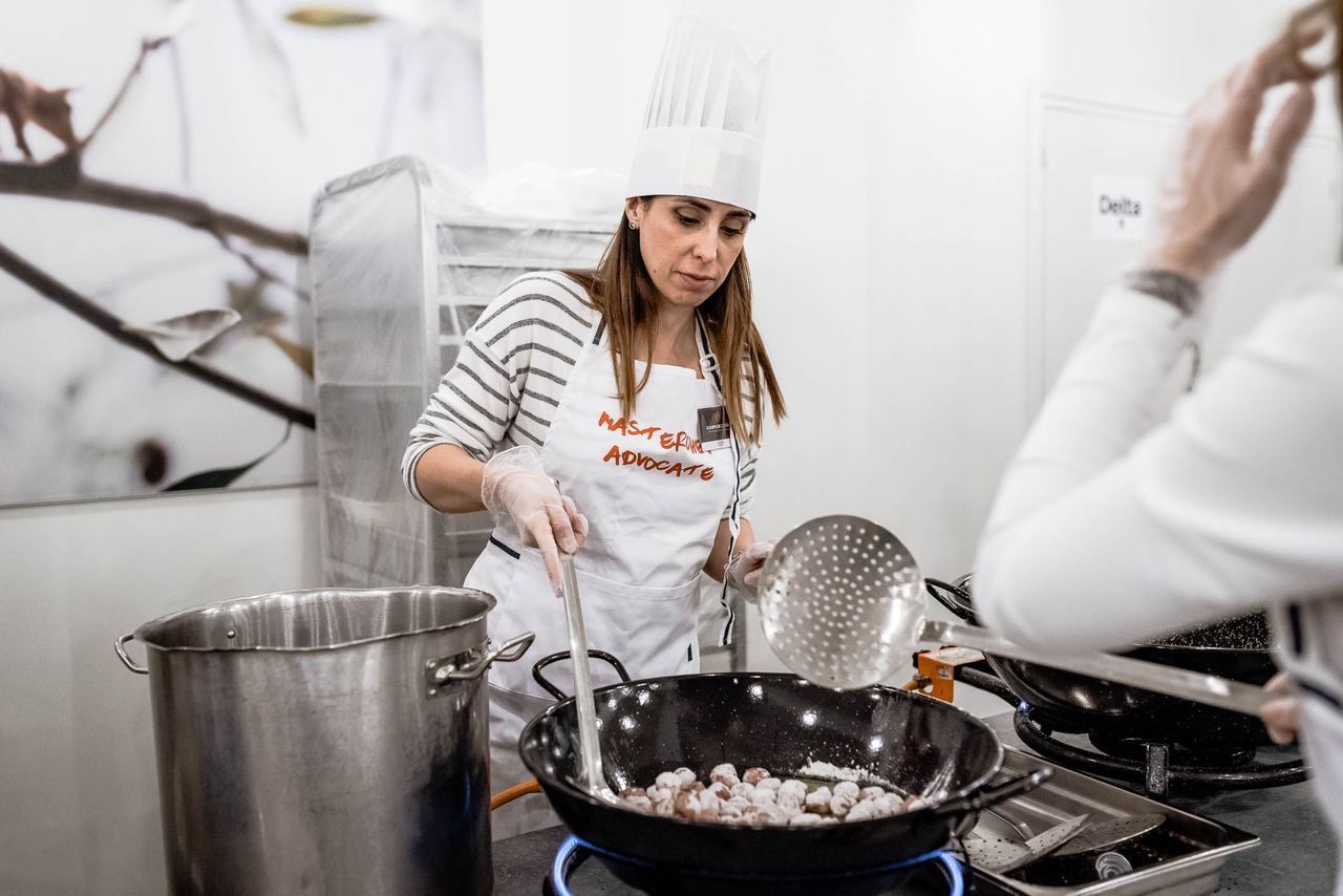 Escena del evento Isdin Team Building MasterChef en Barcelona — producción Bacus Events