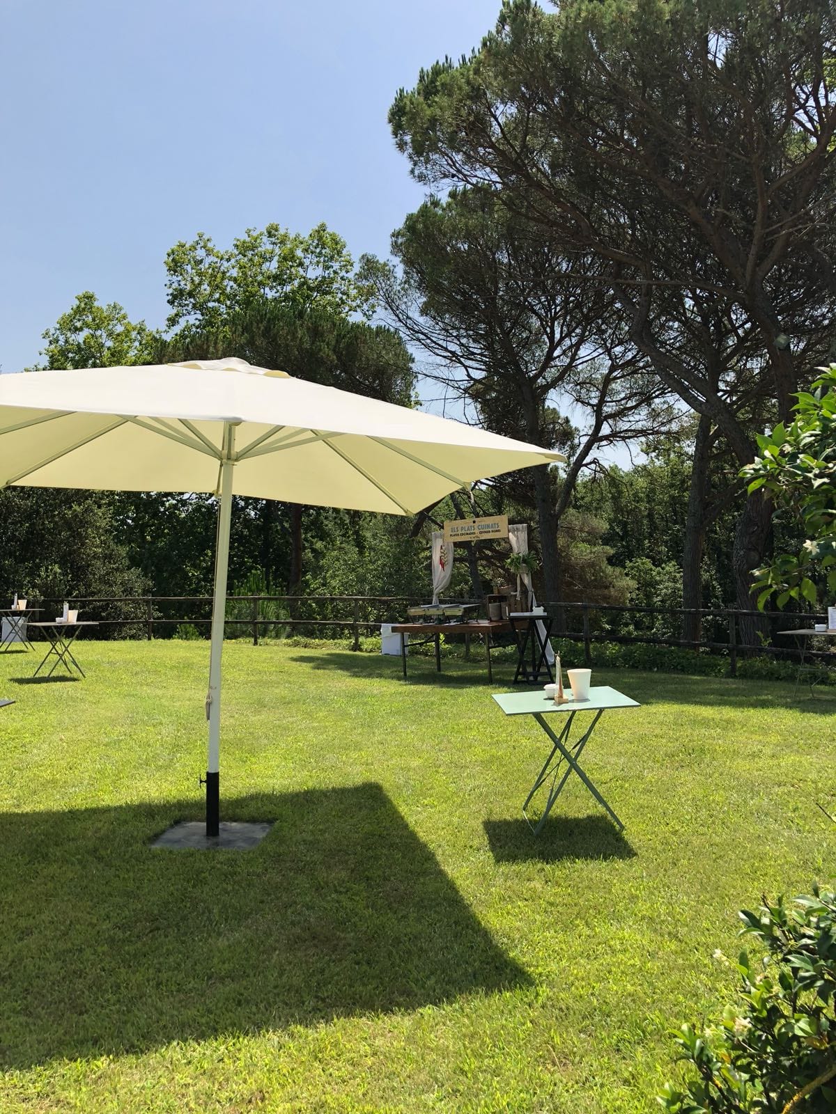 Escena de la summer party Louis Vuitton en Girona — producción Bacus Events