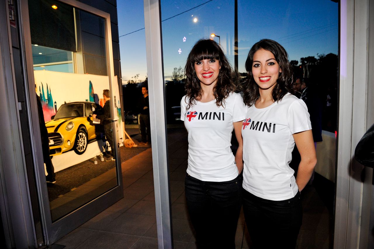 Invitados en el lanzamiento Motor Munich MINI Barcelona — producción Bacus Events