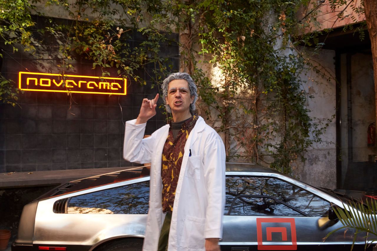 Escena del evento Novarama Back to the Future en Barcelona — producción Bacus Events