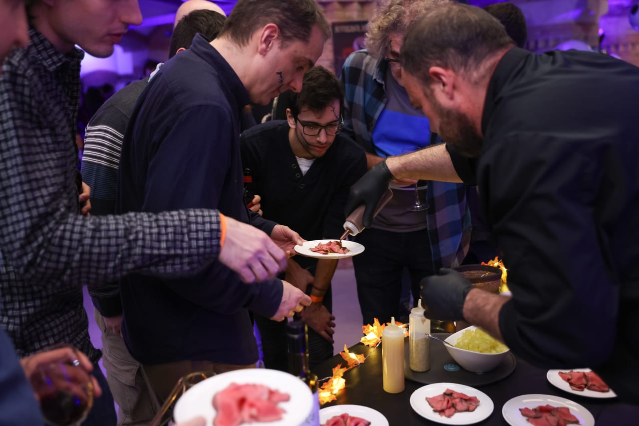 Equipo Novarama en la cena de Navidad temática 2023 — producción Bacus Events