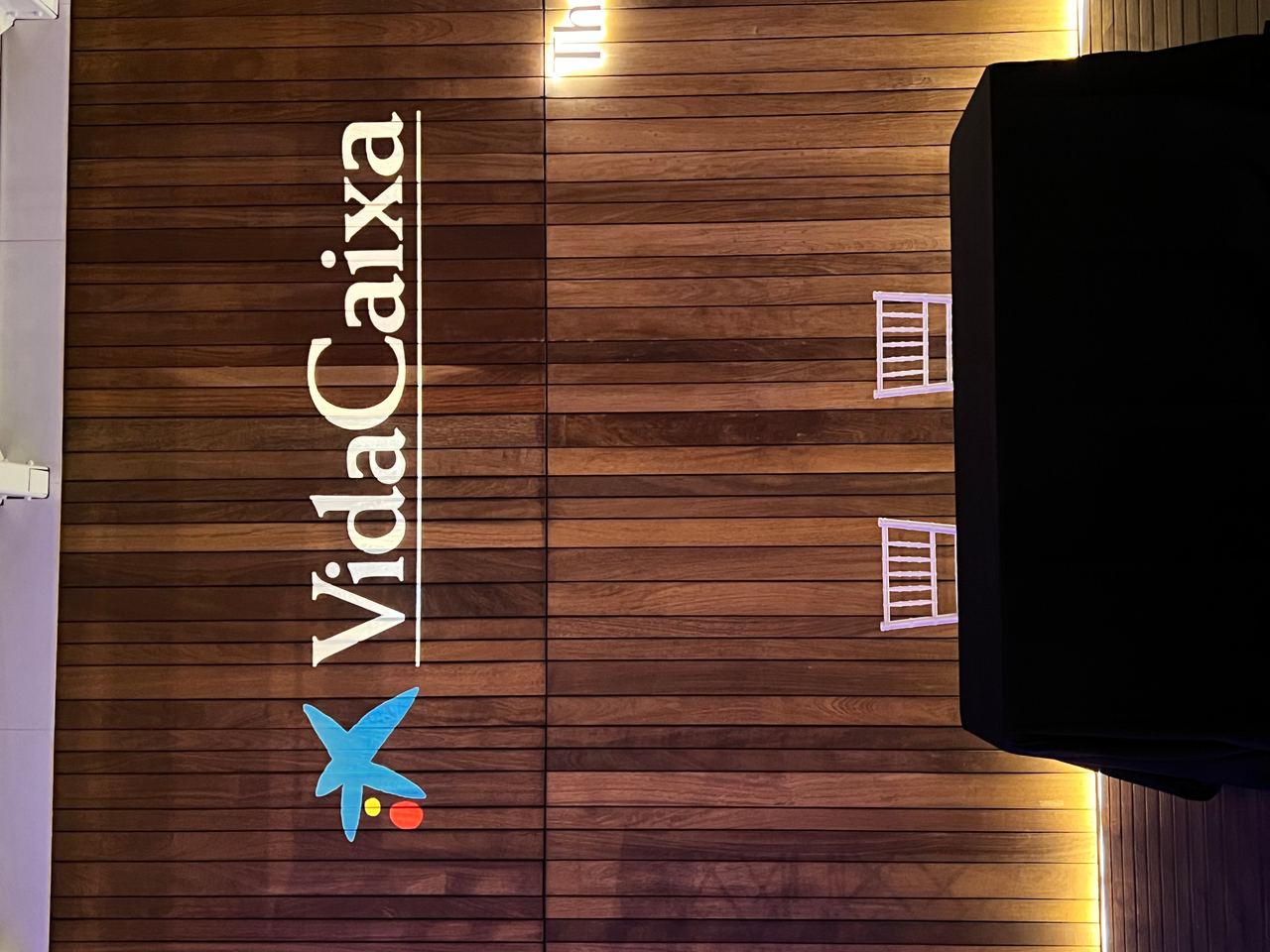 Escena del evento VidaCaixa Cena Mediadores Barcelona — producción Bacus Events