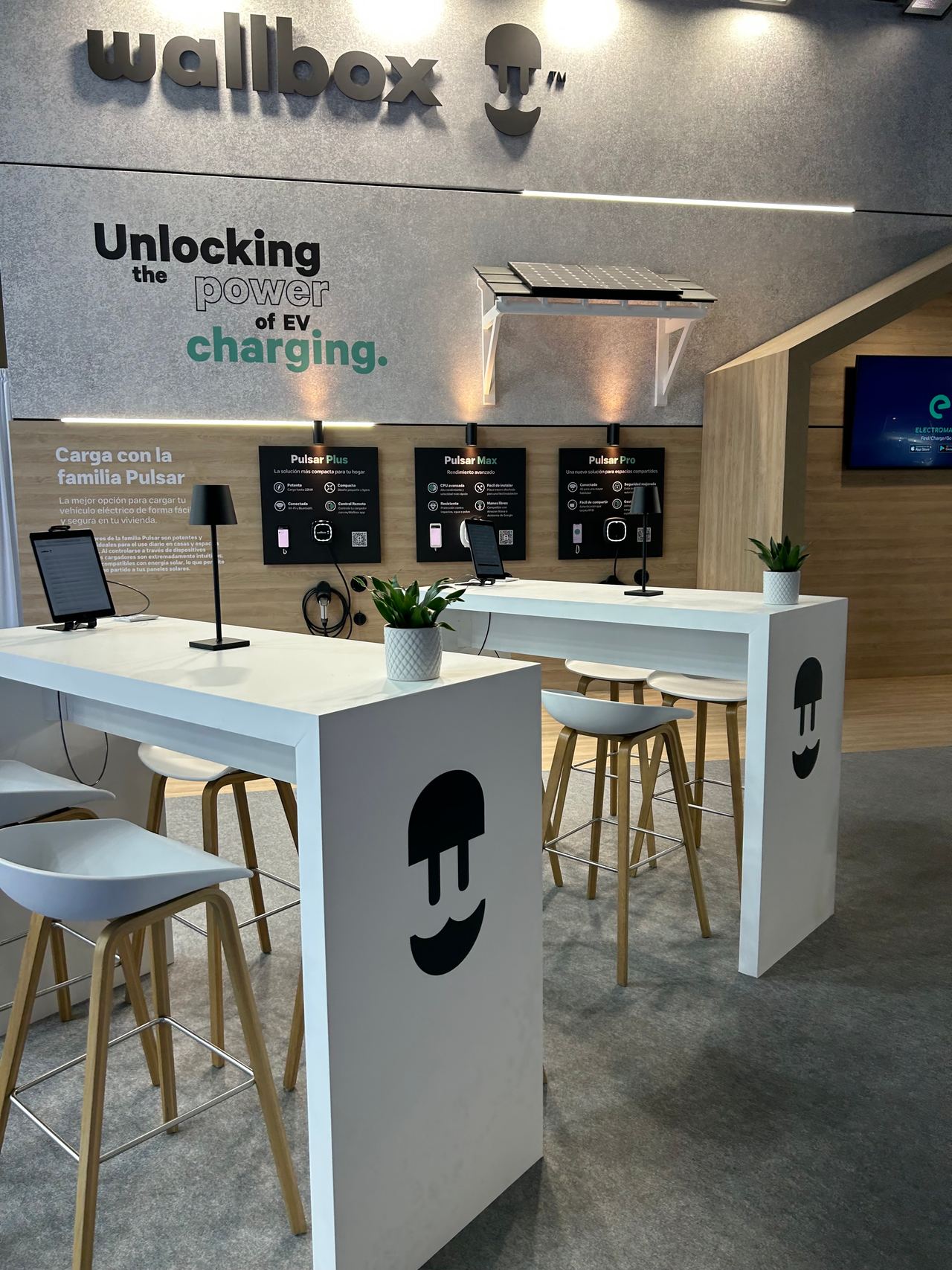 Escena del evento Wallbox Stand Automobile Barcelona — producción Bacus Events
