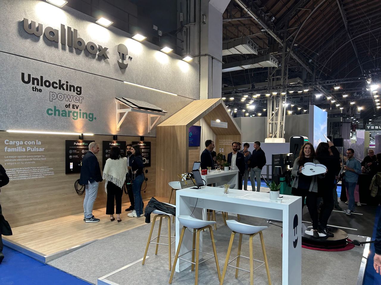 Escena del evento Wallbox Stand Automobile Barcelona — producción Bacus Events