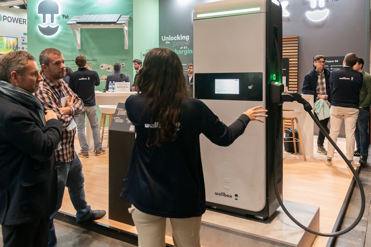 Escena del evento Wallbox Stand Genera Madrid en Madrid — producción Bacus Events