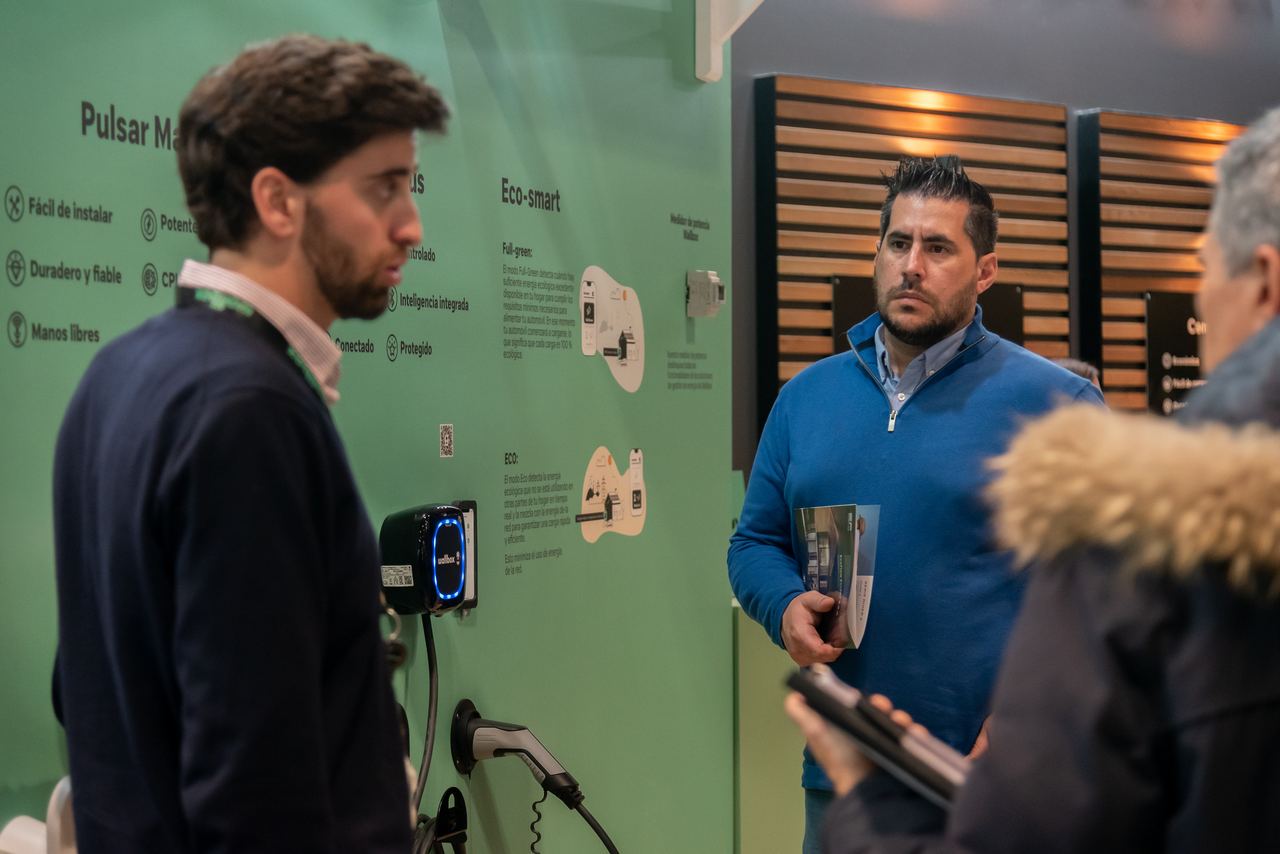 Escena del evento Wallbox Stand Genera Madrid en Madrid — producción Bacus Events