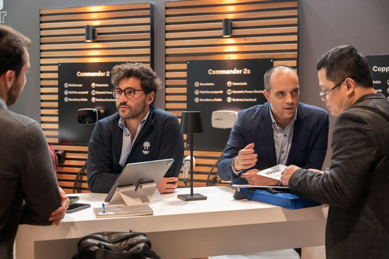 Escena del evento Wallbox Stand Genera Madrid en Madrid — producción Bacus Events