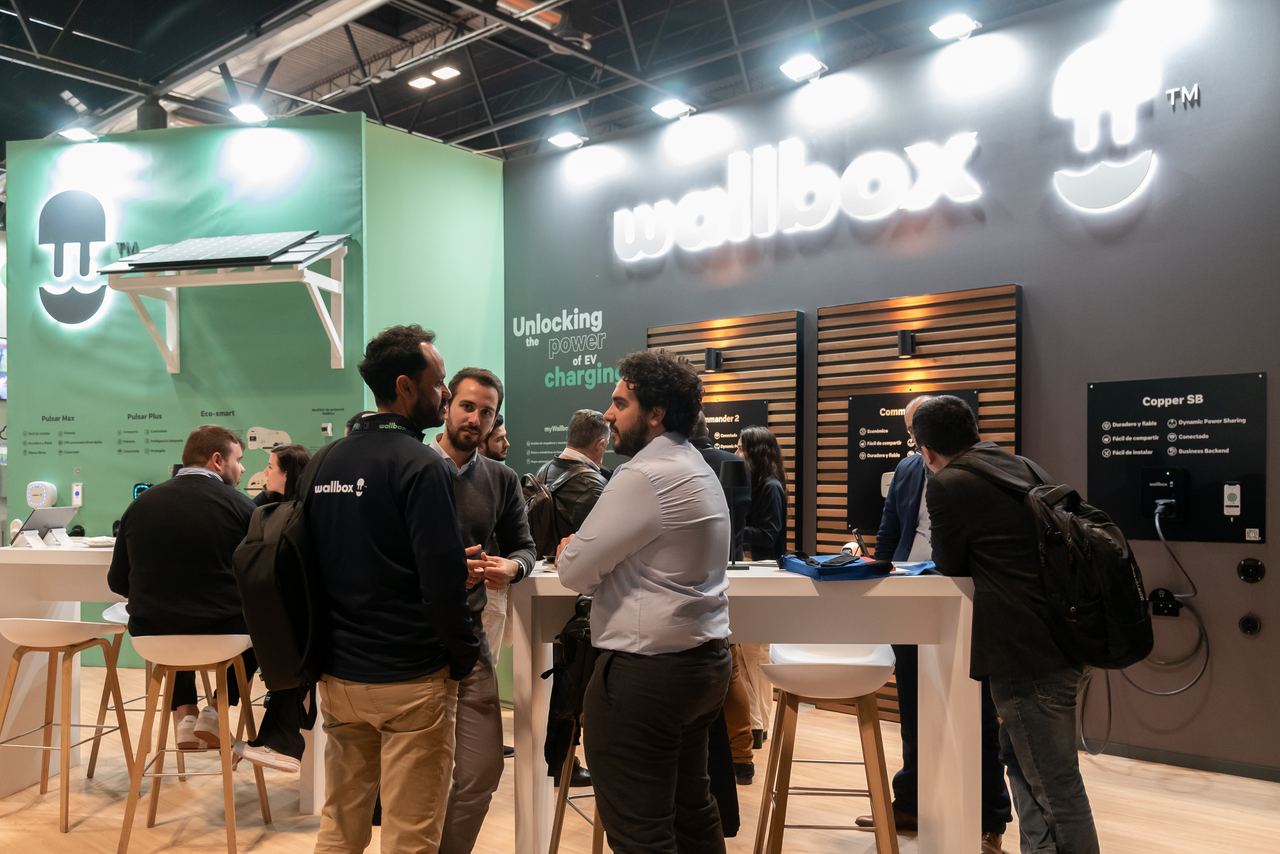 Escena del evento Wallbox Stand Genera Madrid en Madrid — producción Bacus Events